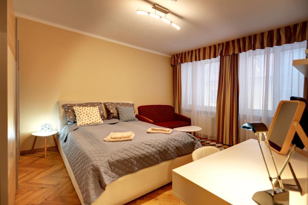 Old Town Apartment Cheb Bagian luar foto